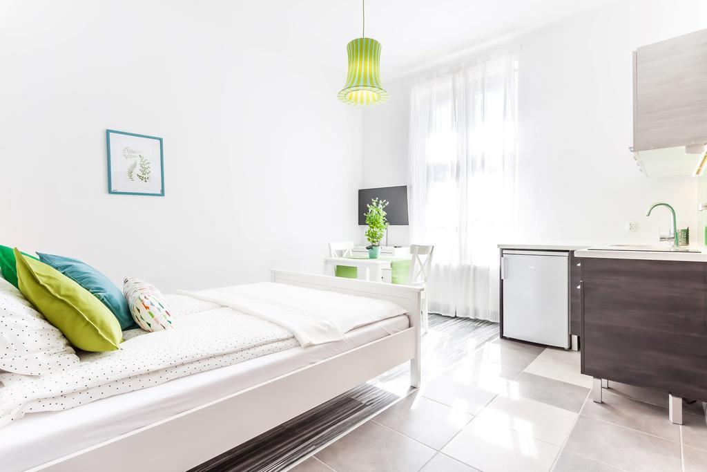 Lupolo Apartments Skwerowa Краков Экстерьер фото